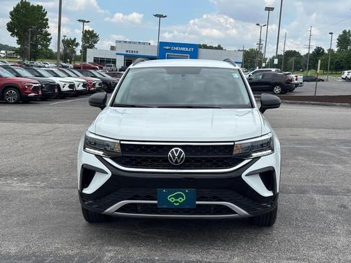 Pure White 2022 Volkswagen Taos 1.5T S
