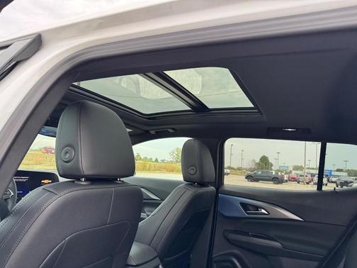 2026 Chevrolet Equinox EV LT 2