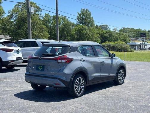 Boulder Gray Pearl 2023 Nissan Kicks SV