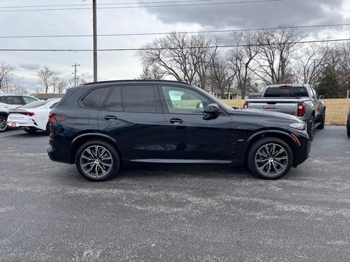 2024 BMW X5 M60i