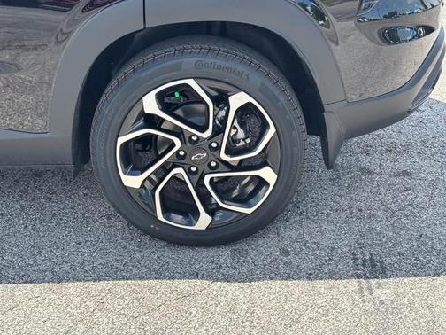 Black 2026 Chevrolet Trax 2RS