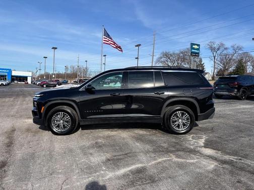 2025 Chevrolet Traverse LT