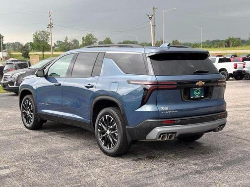 Lakeshore Blue Metallic 2026 Chevrolet Traverse LT
