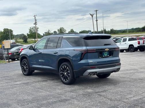 Lakeshore Blue Metallic 2026 Chevrolet Traverse LT