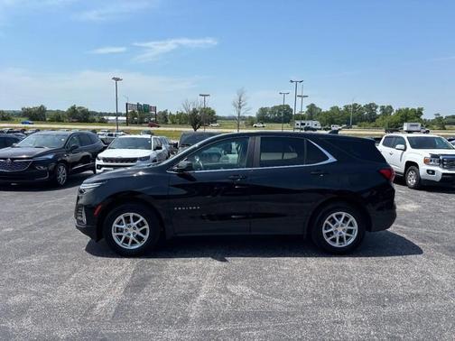 Mosaic Black Metallic 2024 Chevrolet Equinox LT
