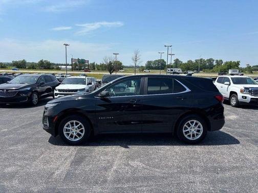 Mosaic Black Metallic 2024 Chevrolet Equinox LT