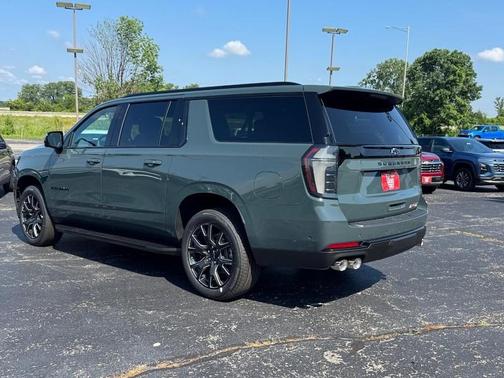 2025 Chevrolet Suburban RST