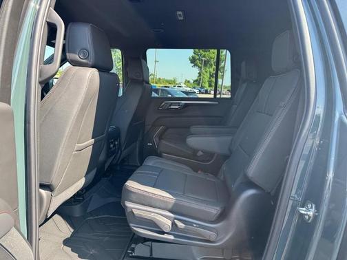 2025 Chevrolet Suburban RST