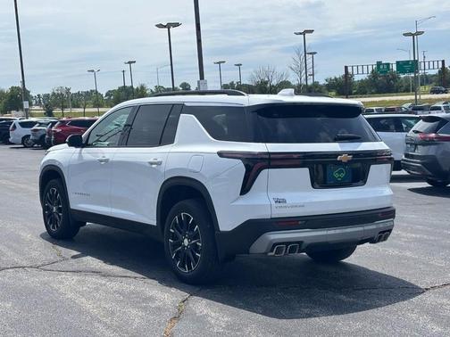Summit White 2026 Chevrolet Traverse LT