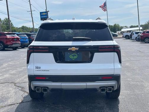 Summit White 2026 Chevrolet Traverse LT