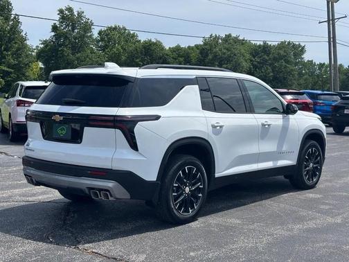 Summit White 2026 Chevrolet Traverse LT