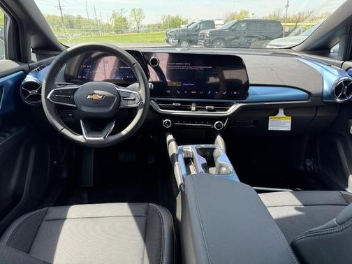 2025 Chevrolet Equinox EV LT