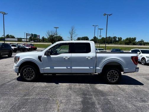 Oxford White 2022 Ford F-150 XLT