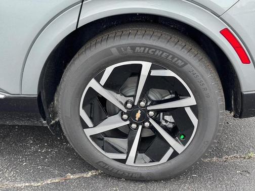 2025 Chevrolet Equinox EV LT 2