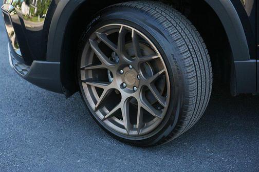 Deep Black Pearl 2022 Volkswagen Taos 1.5T SEL