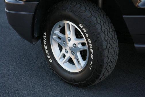 2004 Jeep Grand Cherokee Laredo