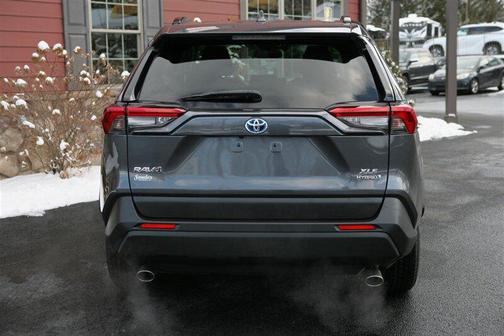 2020 Toyota RAV4 Hybrid XLE
