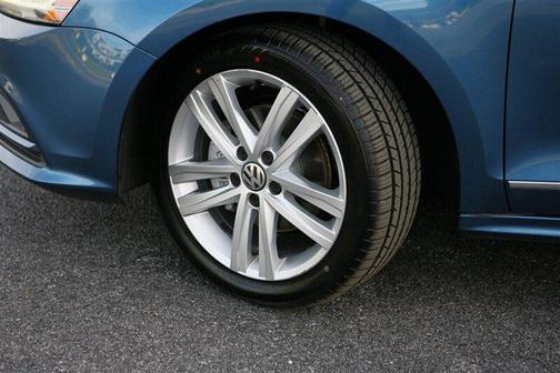 2017 Volkswagen Jetta 1.8T SEL
