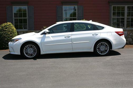 Blizzard Pearl 2016 Toyota Avalon Limited