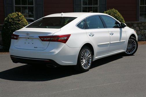 Blizzard Pearl 2016 Toyota Avalon Limited