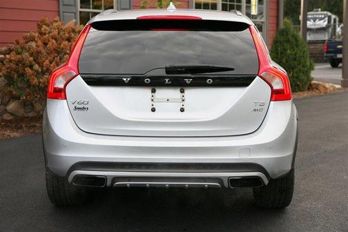 2016 Volvo V60 Cross Country T5