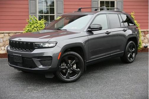 2022 Jeep Grand Cherokee Altitude