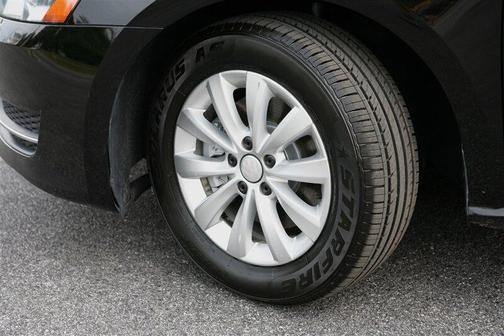 2015 Volkswagen Passat 1.8T S