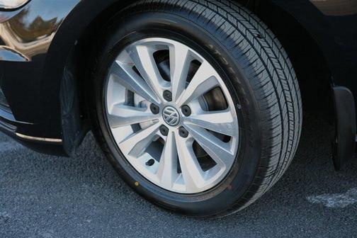 2018 Volkswagen Golf TSI SE