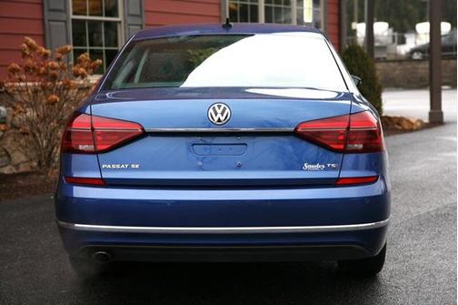 2017 Volkswagen Passat 1.8T SE w/Technology