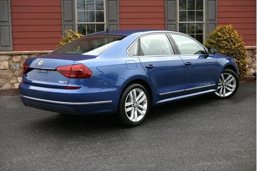 2017 Volkswagen Passat 1.8T SE w/Technology
