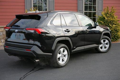 2020 Toyota RAV4 XLE