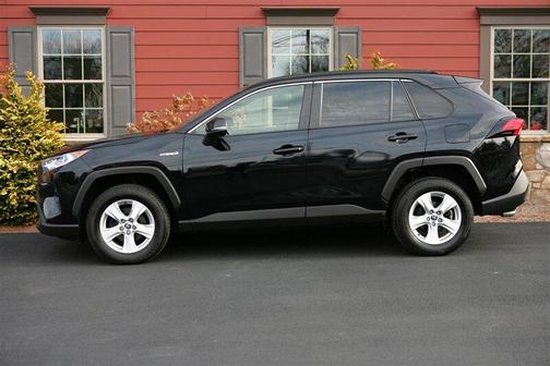 2020 Toyota RAV4 XLE