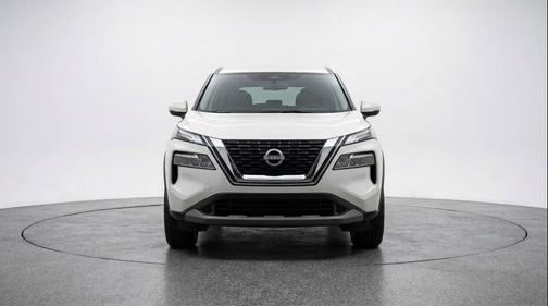 Everest White Pearl 2025 Nissan Rogue SV