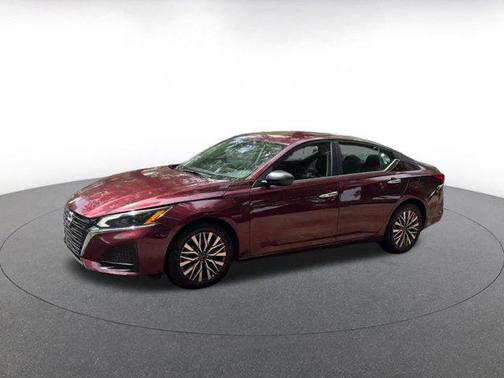 Garnet Pearl Metallic 2025 Nissan Altima SV FWD