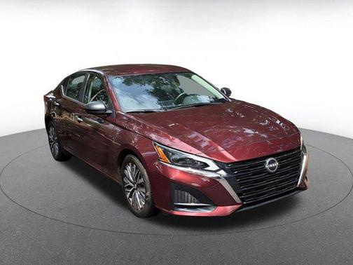 Garnet Pearl Metallic 2025 Nissan Altima SV FWD