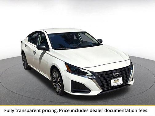 Glacier White 2025 Nissan Altima SV FWD