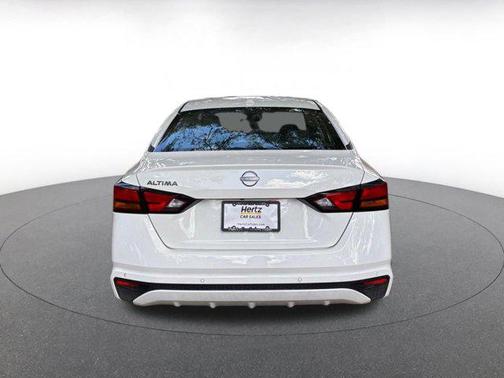 Glacier White 2025 Nissan Altima SV FWD