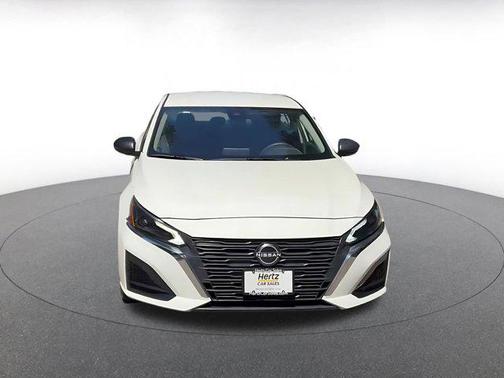Glacier White 2025 Nissan Altima SV FWD