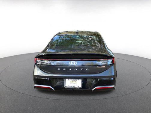 2025 Hyundai SONATA Hybrid SE