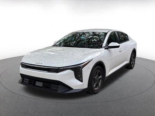 Snow White Pearl 2025 Kia K4 LXS
