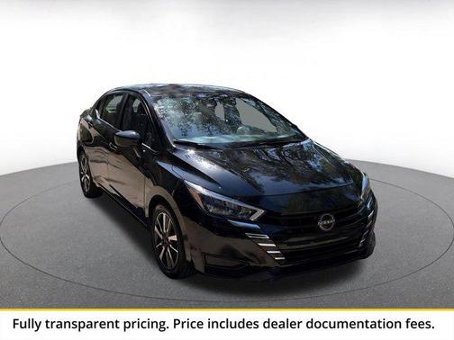 Super Black 2025 Nissan Versa 1.6 SV
