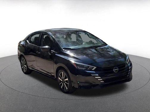 Super Black 2025 Nissan Versa 1.6 SV