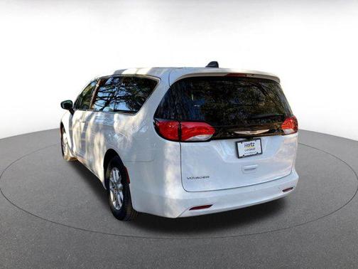 Bright White Clearcoat 2022 Chrysler Voyager LX