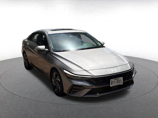 Fluid Metal 2025 Hyundai ELANTRA SEL