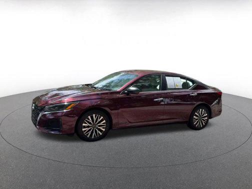 Garnet Pearl Metallic 2025 Nissan Altima SV FWD