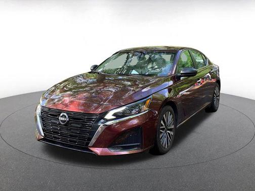Garnet Pearl Metallic 2025 Nissan Altima SV FWD