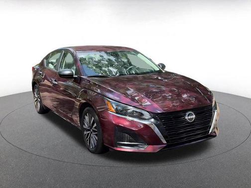Garnet Pearl Metallic 2025 Nissan Altima SV FWD