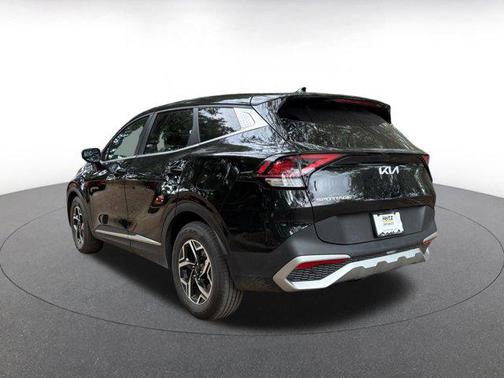 Ebony Black 2025 Kia Sportage LX