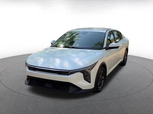 Snow White Pearl 2025 Kia K4 LXS