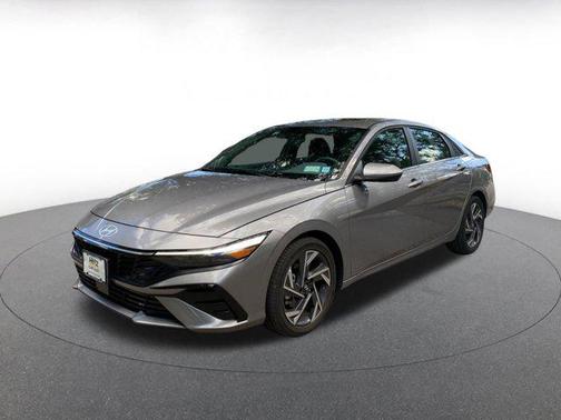 2025 Hyundai ELANTRA SEL